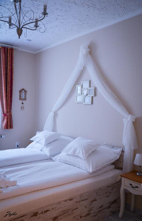 Abraham Vintage Szobak & Apartmanok Πετς Εξωτερικό φωτογραφία