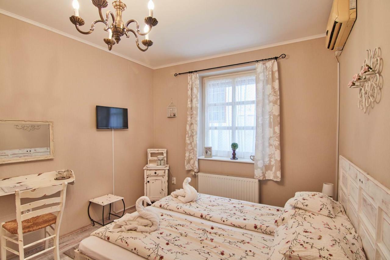 Abraham Vintage Szobak & Apartmanok Πετς Εξωτερικό φωτογραφία