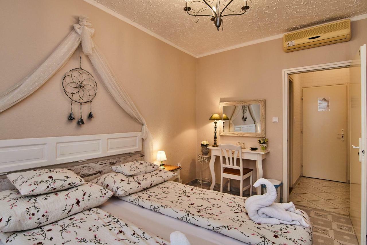 Abraham Vintage Szobak & Apartmanok Πετς Εξωτερικό φωτογραφία