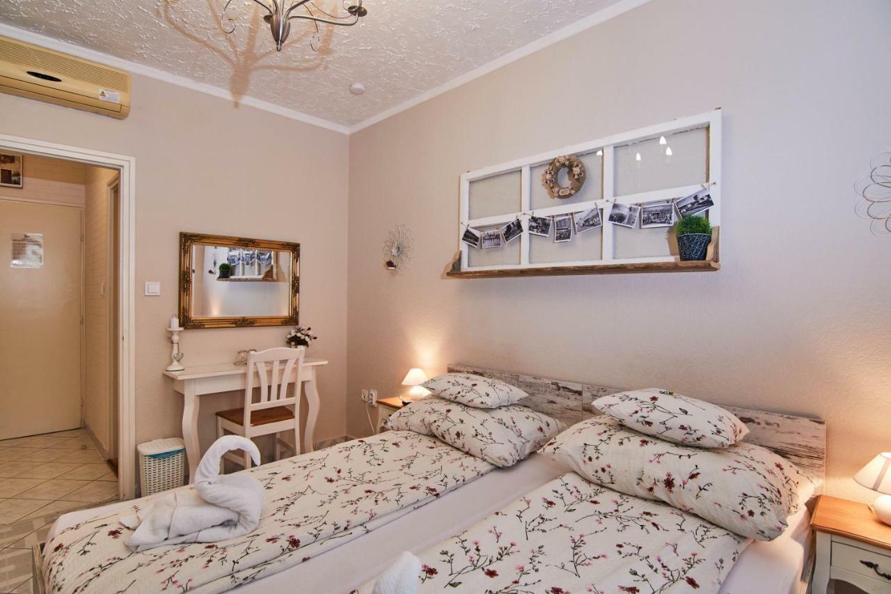 Abraham Vintage Szobak & Apartmanok Πετς Εξωτερικό φωτογραφία
